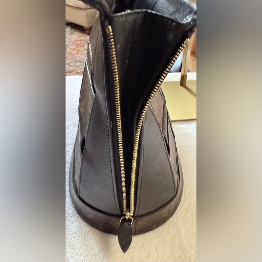 Louis Vuitton Tressage Tote - Picture 10 of 13
